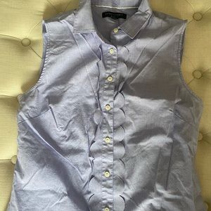 Banana Republic sleeveless top button Down